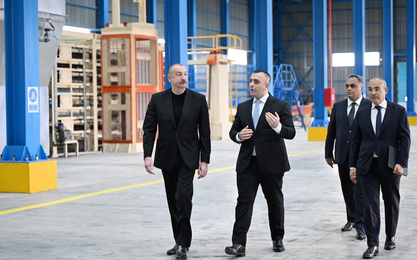 Prezident İlham Əliyev Goranboyda tikinti materialları istehsalı müəssisəsinin açılışında iştirak edib.