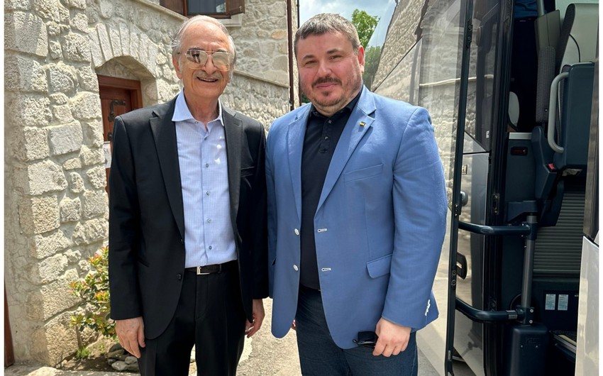 Ukraynanın Azərbaycandakı səfiri Şuşada Bülbülün ev-muzeyindən paylaşım edib.