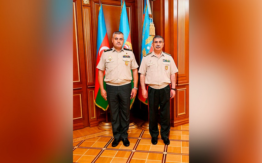 Zakir Həsənov ali hərbi rütbələr verilən hərbi qulluqçularla görüşüb