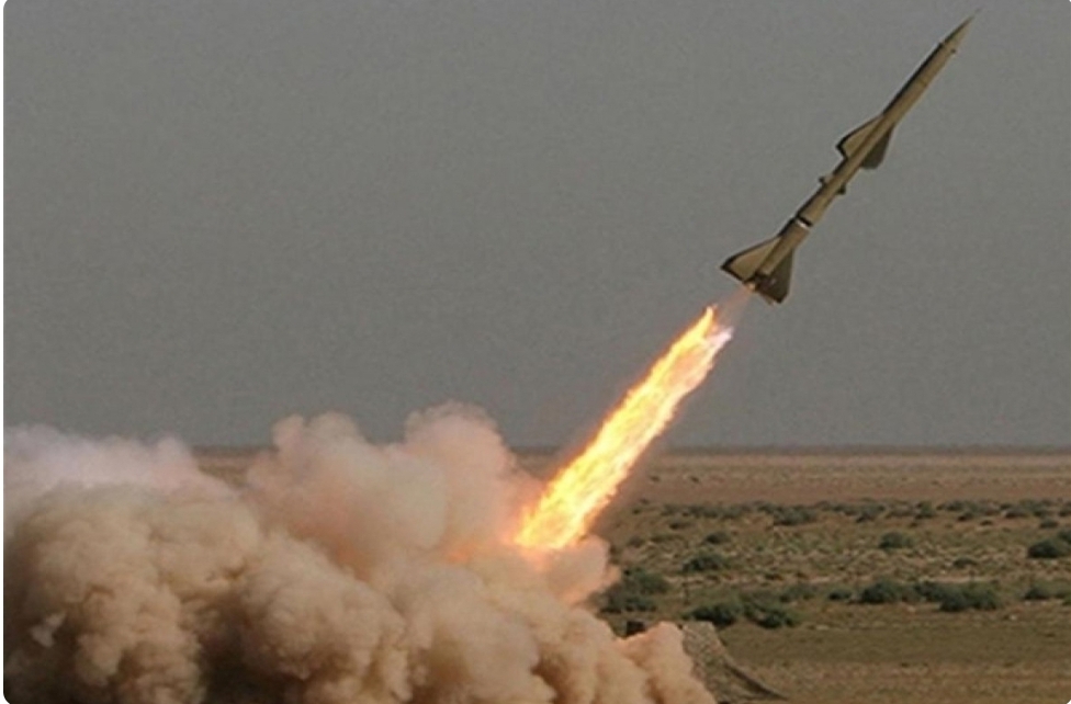 Husilər Tel-Əvivin hava limanına hipersəs ballistik raketi ilə zərbə endirdiklərini açıqlayıb.