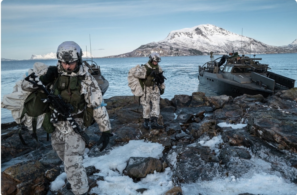 NATO-nun dörd üzv dövləti Arktika sularında hərbi-dəniz təlimləri keçirib