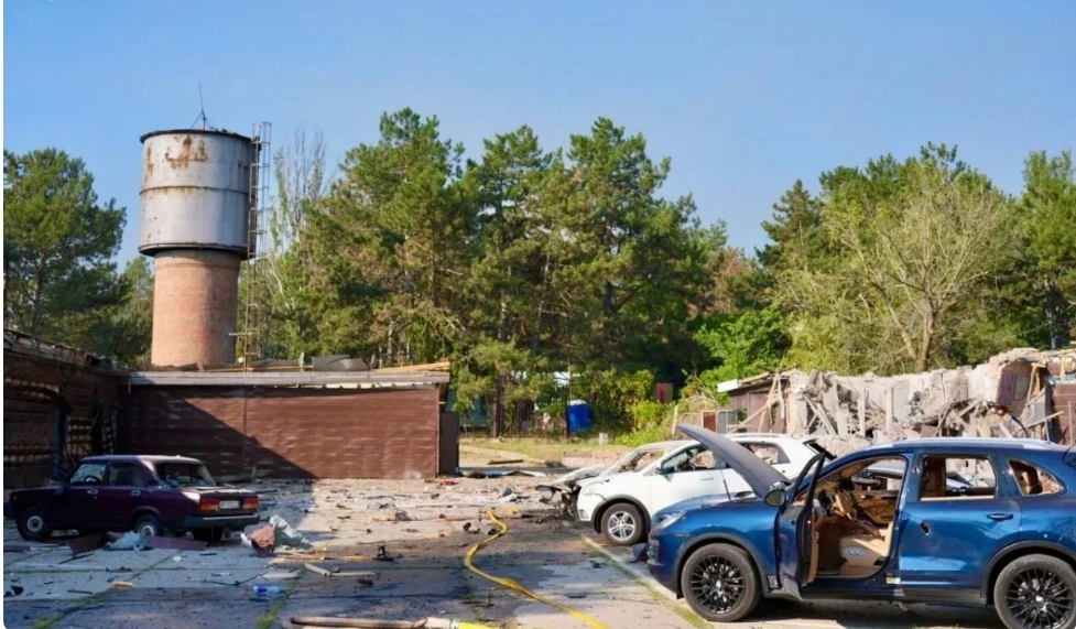 Rusiya ordusunun Zaporojyeni atəşə tutması nəticəsində iki nəfər ölüb, 12 nəfər isə yaralanıb