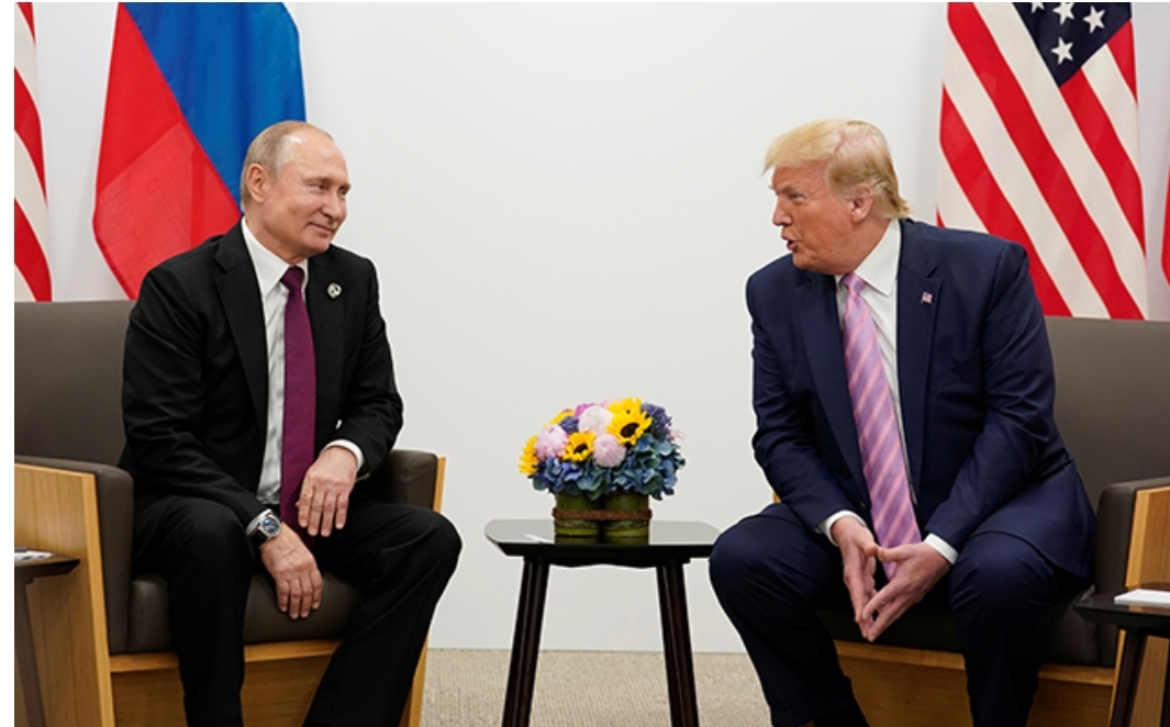 Trampla rusiyalı həmkarı Vladimir Putinin görüşü ərəfəsində Alyaska ştatında daşınmaz əmlak kirayələyib.