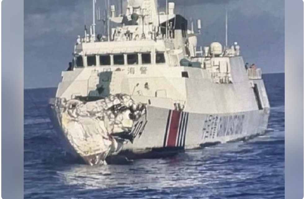 Cənubi Çin dənizindəki Huangyan adasında Filippin gəmisini təqib edərkən toqquşub