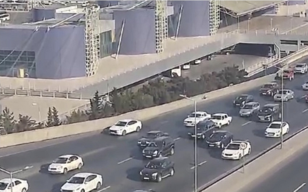 Bakının bir sıra yollarında tıxac