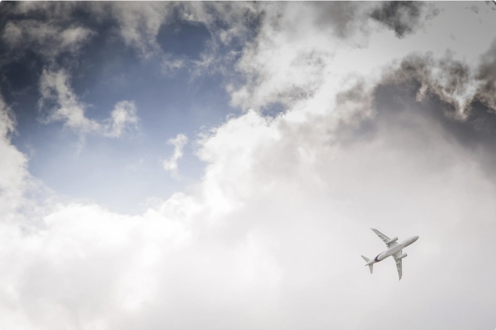 Yaponiyada təyyarə təcili eniş edib, xəsarət alanlar var