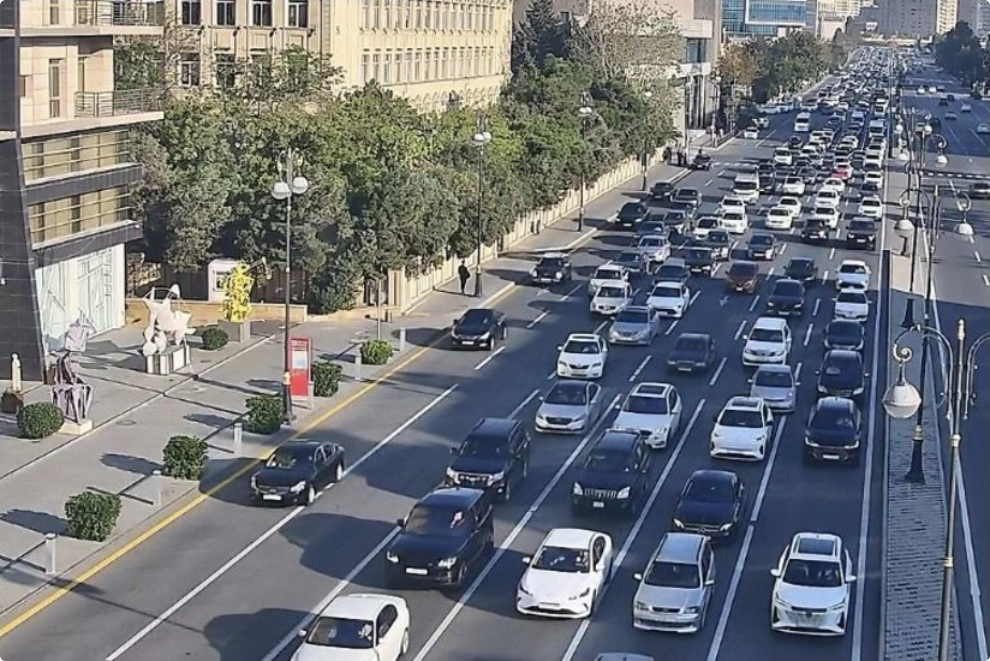 Bakıda 15 istiqamətdə tıxac var - SİYAHI