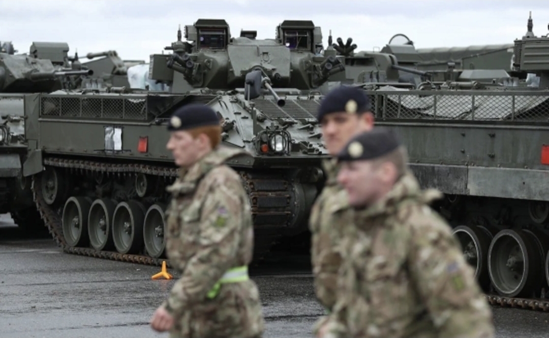 Britaniyalı hərbçilər təlim zamanı səhv tanka atəş açdılar
