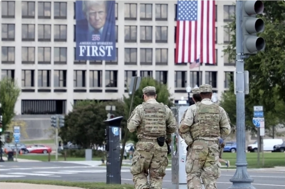 Tramp Çikaqoya 300 milli qvardiyaçının göndərilməsinə tapşırıq verib