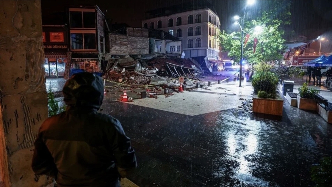 6,1 ballıq zəlzələdən sonra Balıkesirdə 100-dən çox afterşok qeydə alınıb