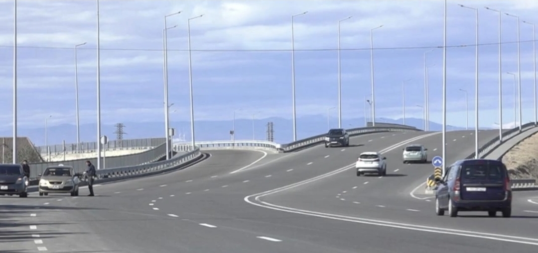 Qaş düzəltmək istədilər, göz çıxardılar: Kürdəxanı sakinlərinin etirazına səbəb olan yol