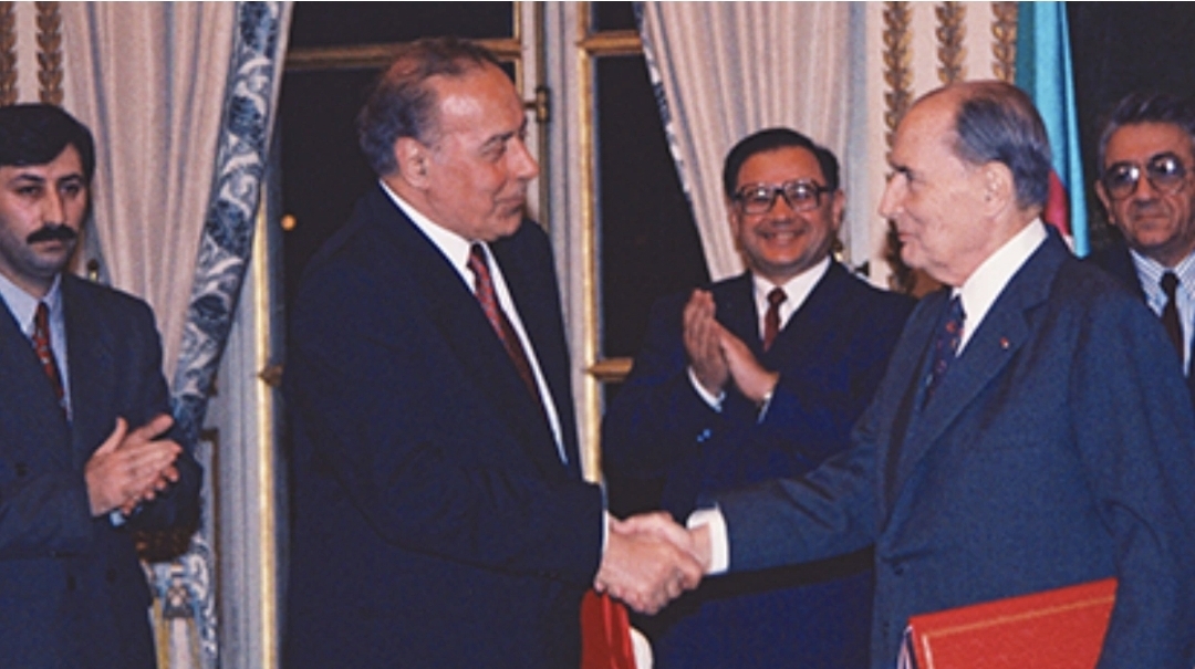 Sabiq baş nazir Heydər Əliyevin Fransa səfərindən danışdı: 