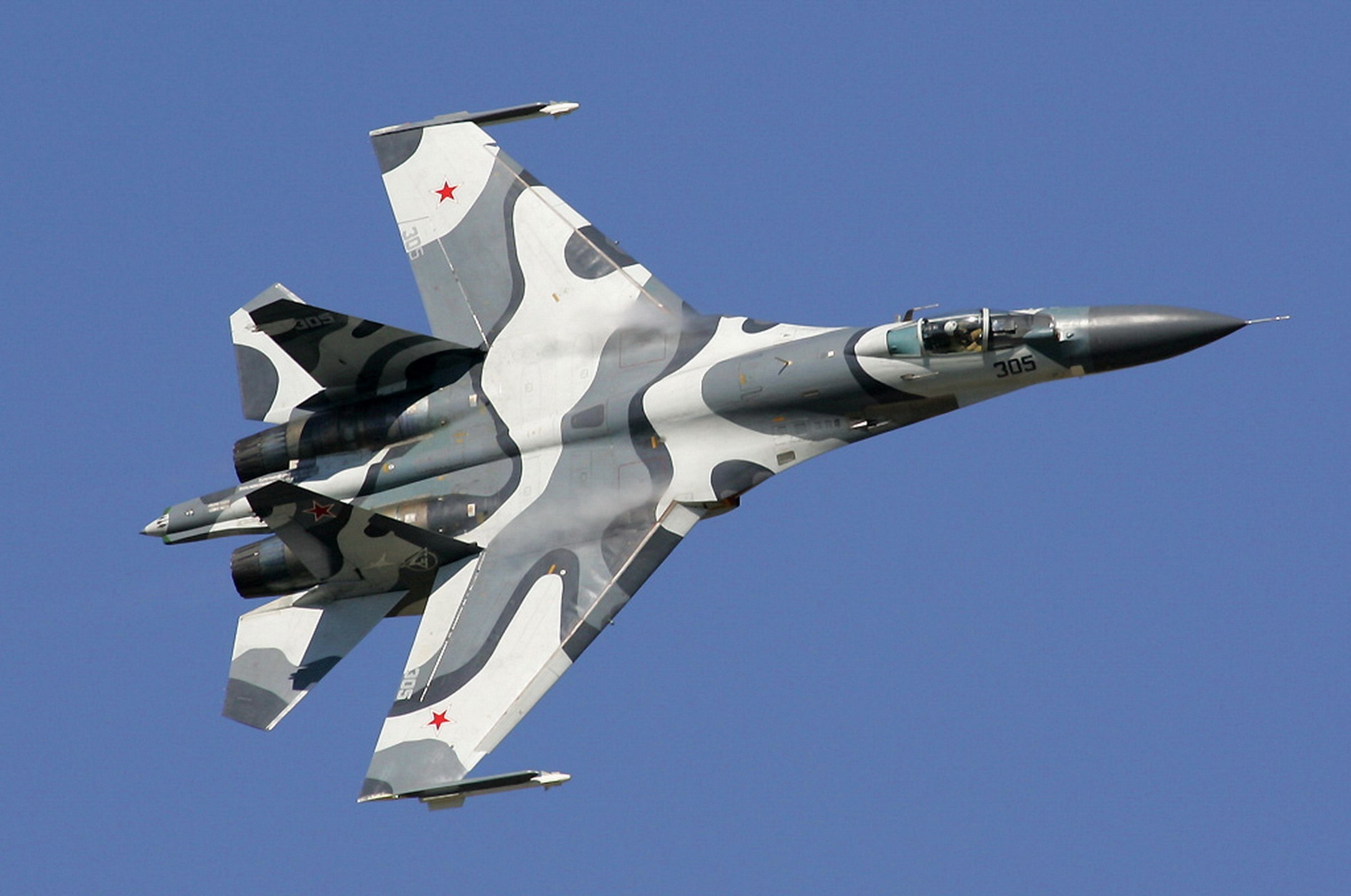 Rusiyada “Su-27” qırıcısı qəzaya uğrayıb, pilotlar katapult ediblər