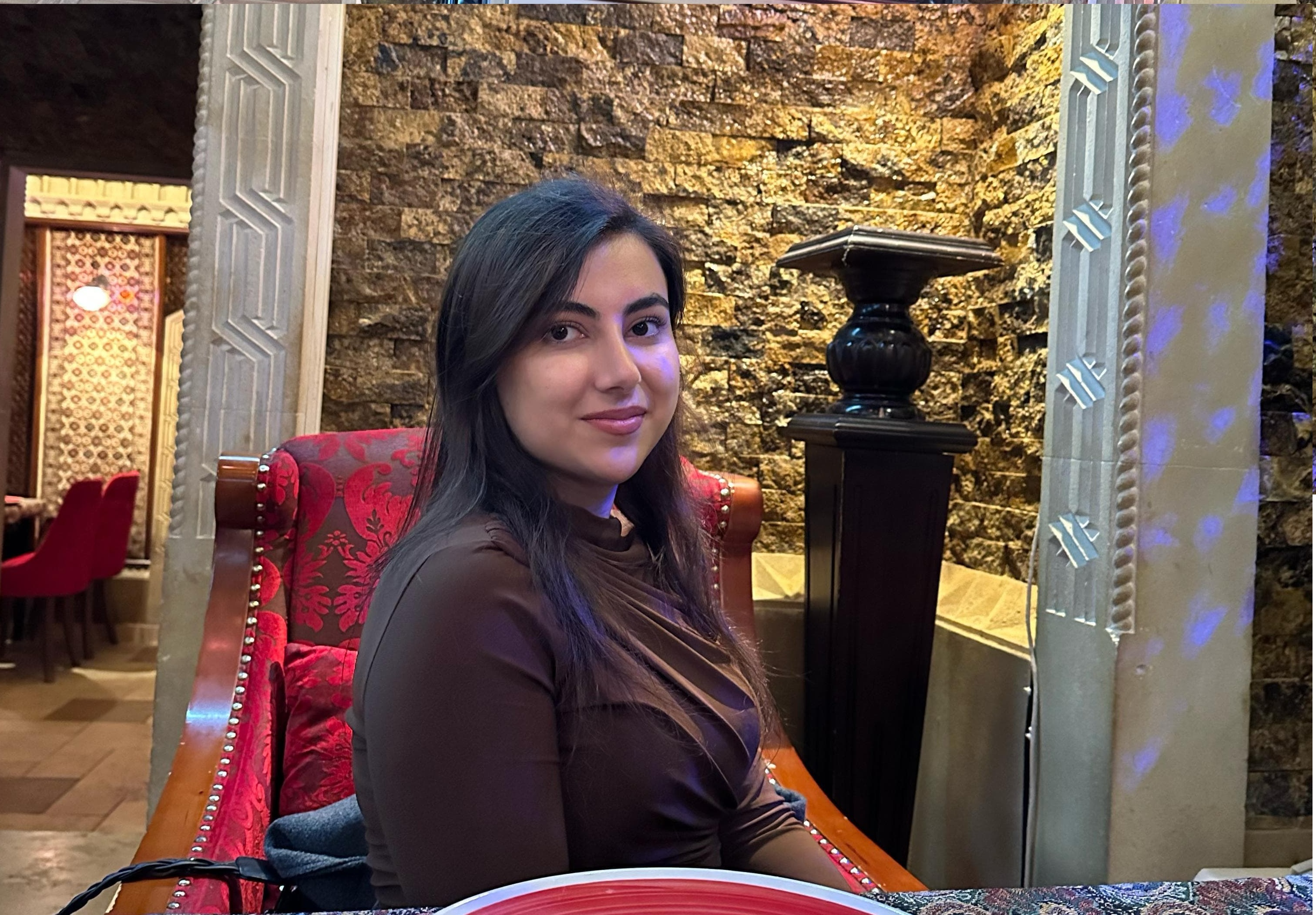 “Gəncəm, amma yorğunam”: Psixoloji yorğunluğun səbəbləri və çıxış yolları