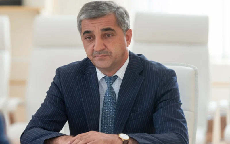 Yeni təyin edilən nazir kimdir?