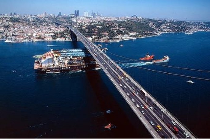 Türkiyə Bosfor və Dardanel boğazlarından gəmilərin tranziti üçün rüsumları artırıb