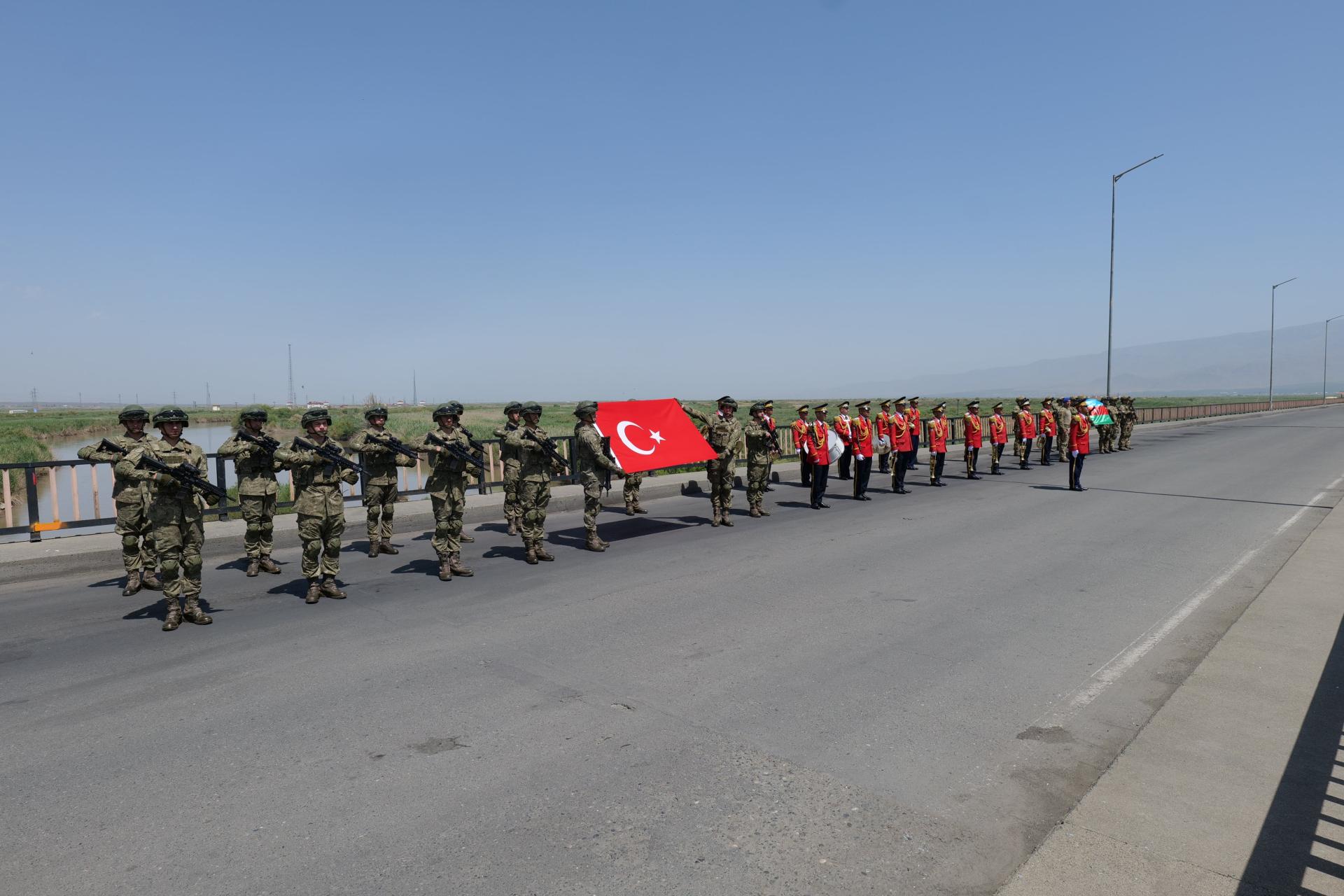 Türkiyə Silahlı Qüvvələrinin şəxsi heyəti Azərbaycana yola düşüb