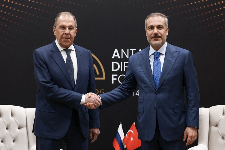 Lavrov: Rusiyanın Türkiyə ilə münasibətlərində geniş gündəliyi var