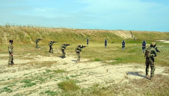 XTQ Serbiyanın hərbi qulluqçuları üçün döyüş hazırlığı üzrə məşqlər keçirib