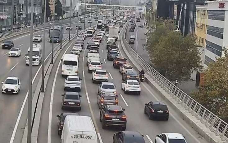 Bu yollarda tıxac var - SİYAHI