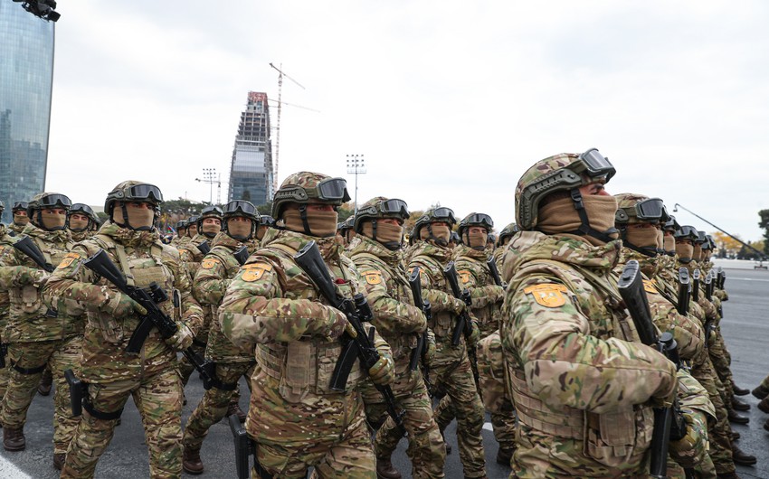 Baş nazir hərbçilərin maaşı ilə bağlı qərar İMZALADI