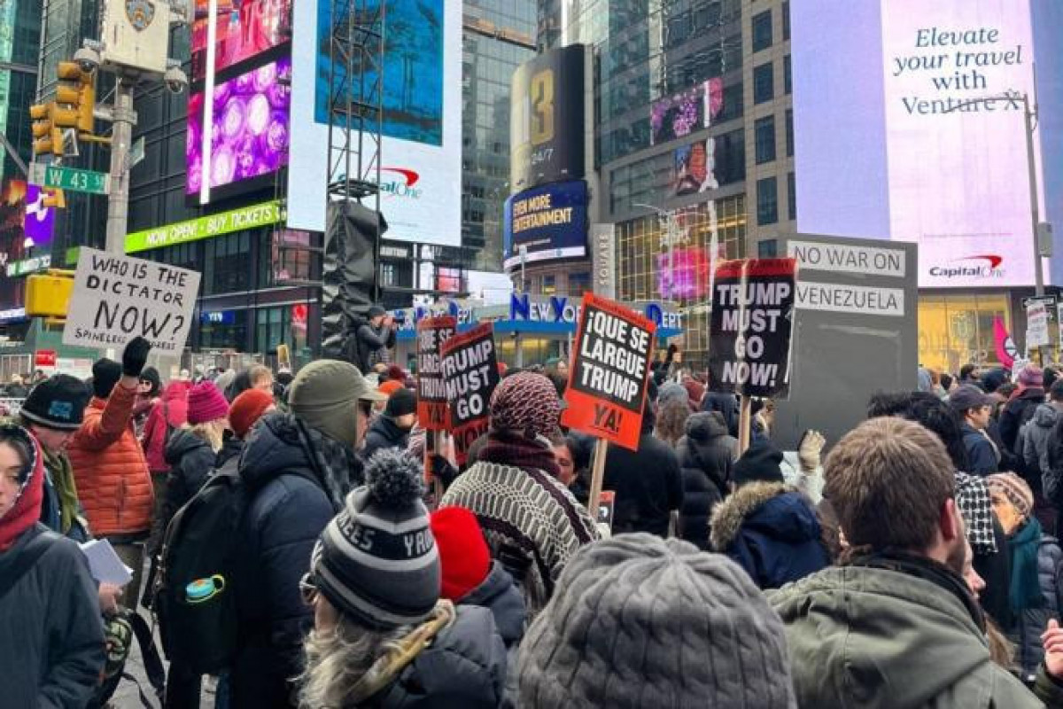 Nyu-Yorkda minlərlə insan Tramp administrasiyasının siyasətinə qarşı etiraz aksiyası keçirib