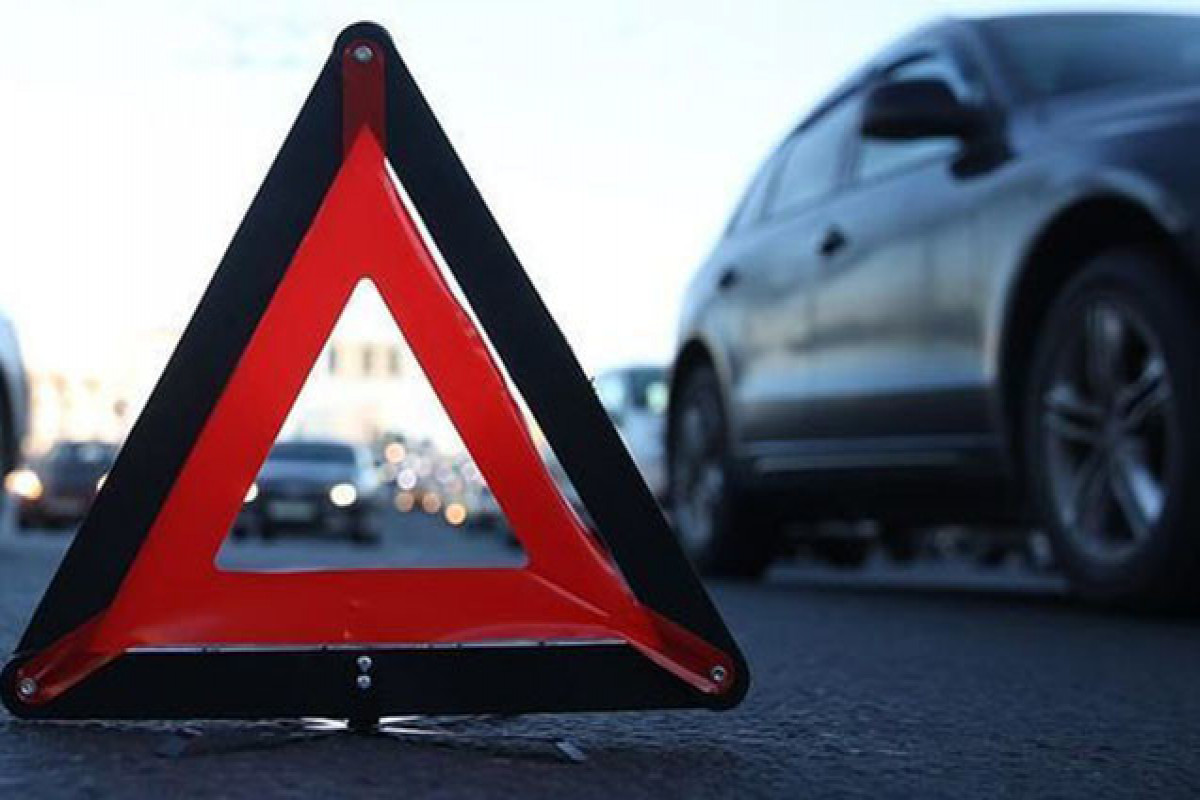 Bakıda avtomobil piyadanı vuraraq öldürüb