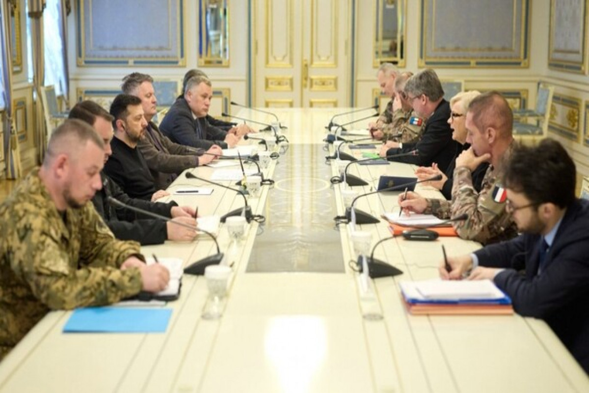 Zelenski Fransanın Silahlı Qüvvələr naziri ilə Ukraynanın hava hücumundan müdafiəsini müzakirə edib
