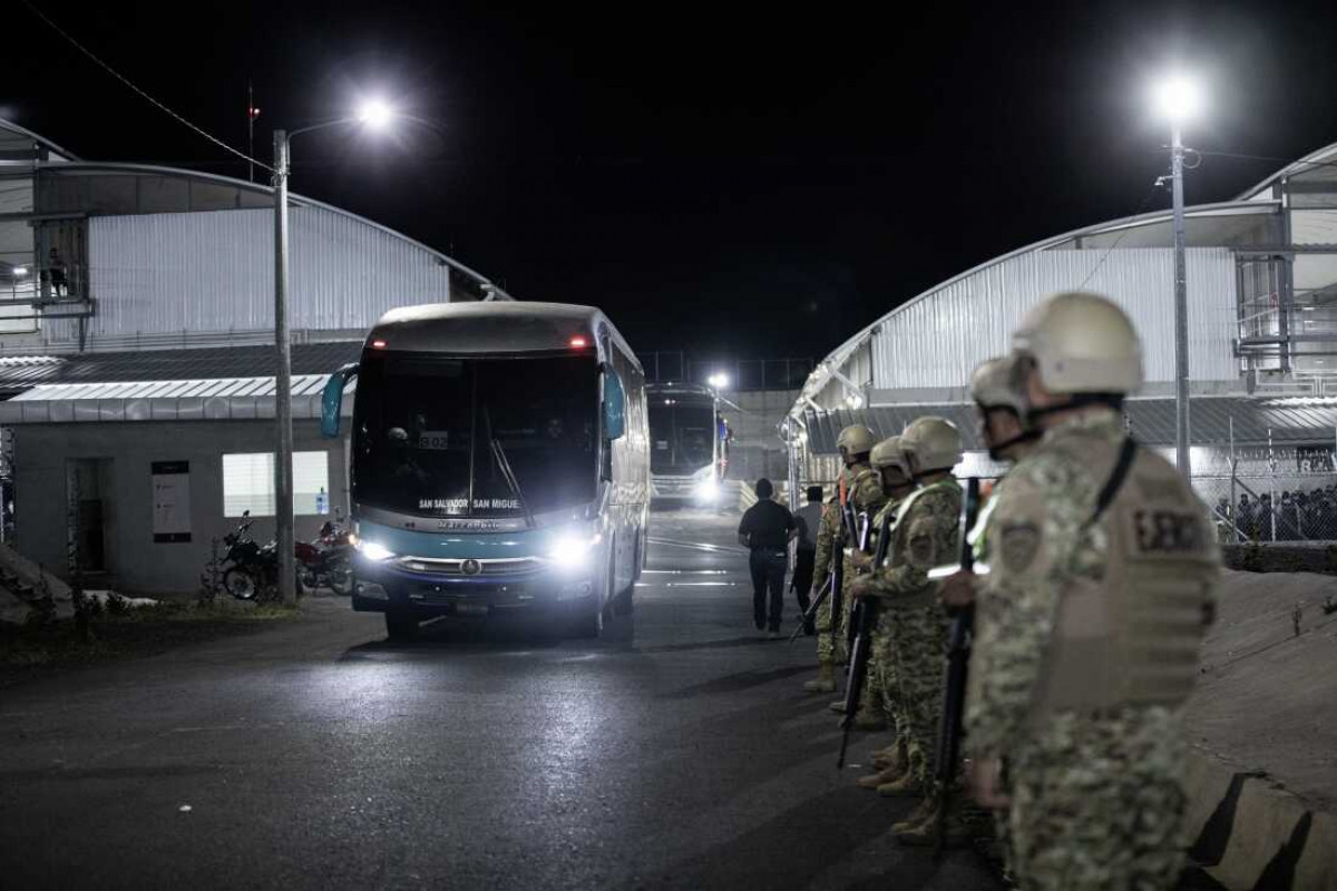 Venesuelada ötən ilin noyabrından bəri təxminən 900 məhbus azad edilib