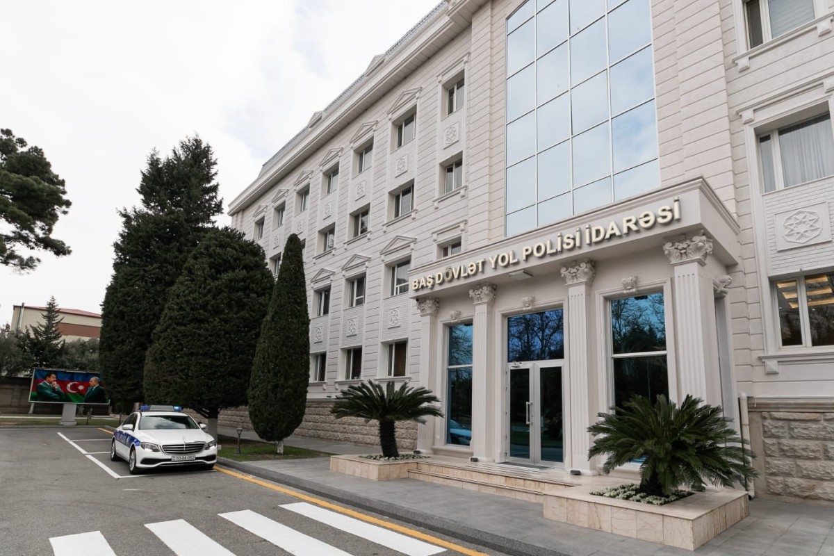 Yol polisi yük avtomobili sürücülərinə müraciət edib