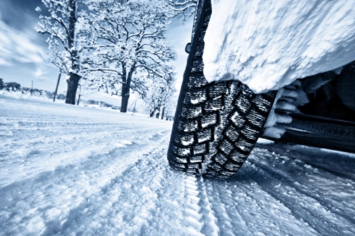 Yol polisindən əlverişsiz hava şəraiti ilə bağlı sürücülərə müraciət