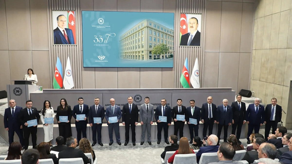 Azərbaycan Həmkarlar İttifaqları Konfederasiyasının yaradılmasının 33 illiyi qeyd olunub