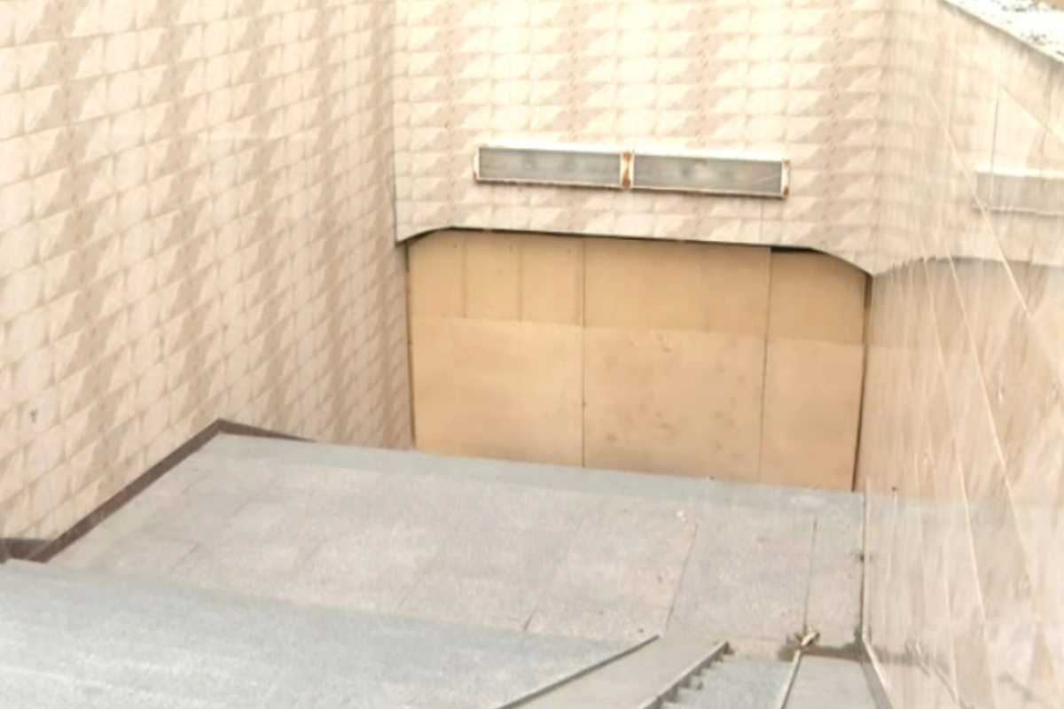 Bakıda yeraltı keçid iki aydır bağlıdır: Sakinlər çıxılmaz vəziyyətdə