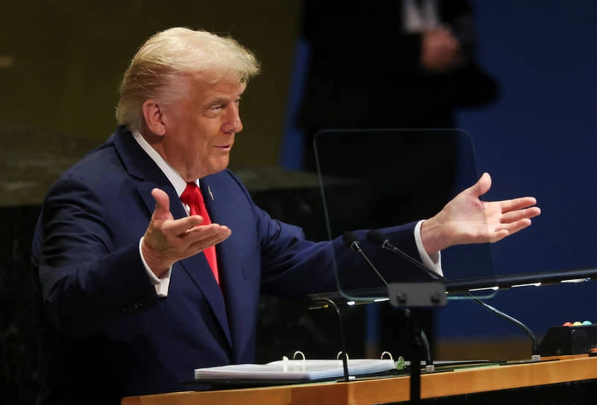 Tramp özünü Venesuelanın müvəqqəti prezidenti 