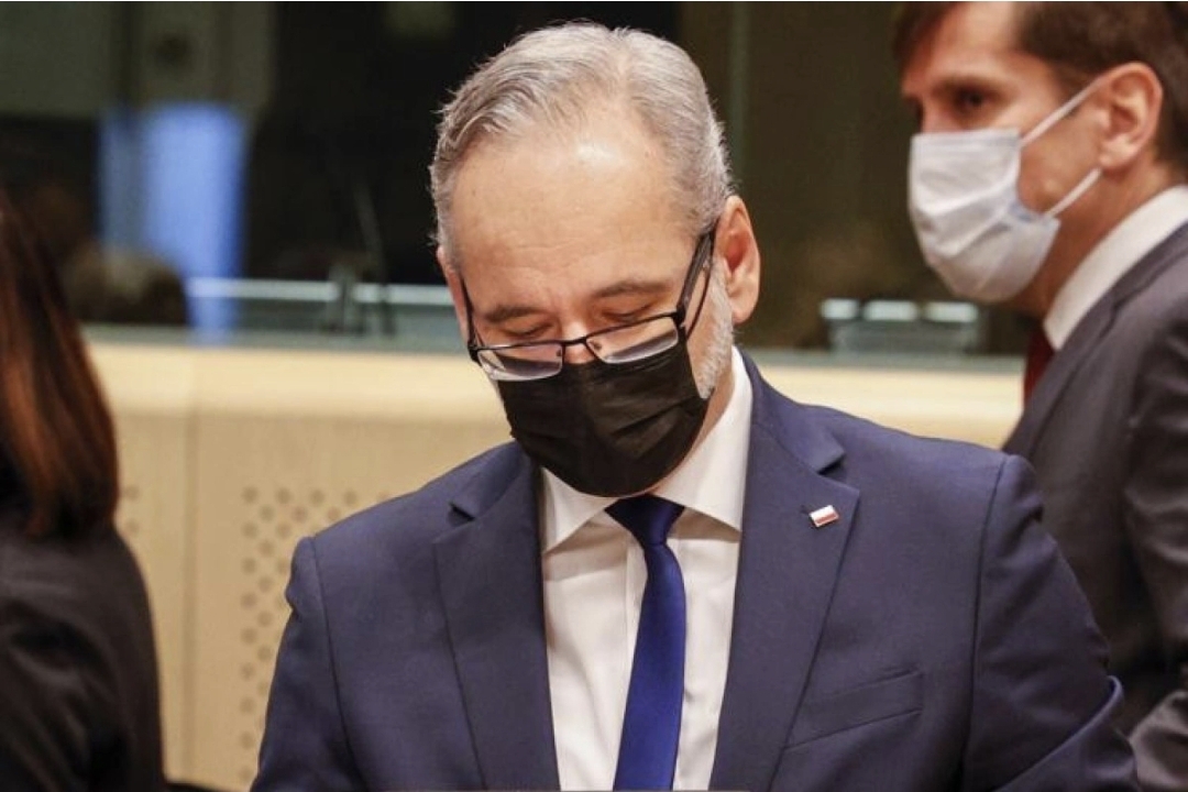 Polşada keçmiş nazir döyülüb