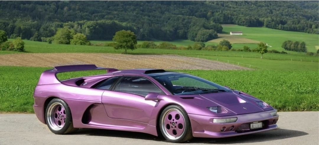 Dünyada cəmi 10 ədəd olan avtomobil hərraca çıxarılacaq