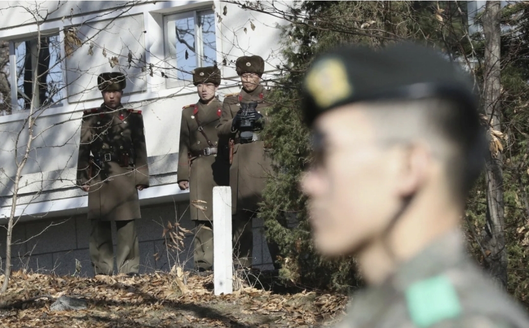 Şimali Koreya əsgərləri Cənubi Koreya ilə sərhədi keçiblər