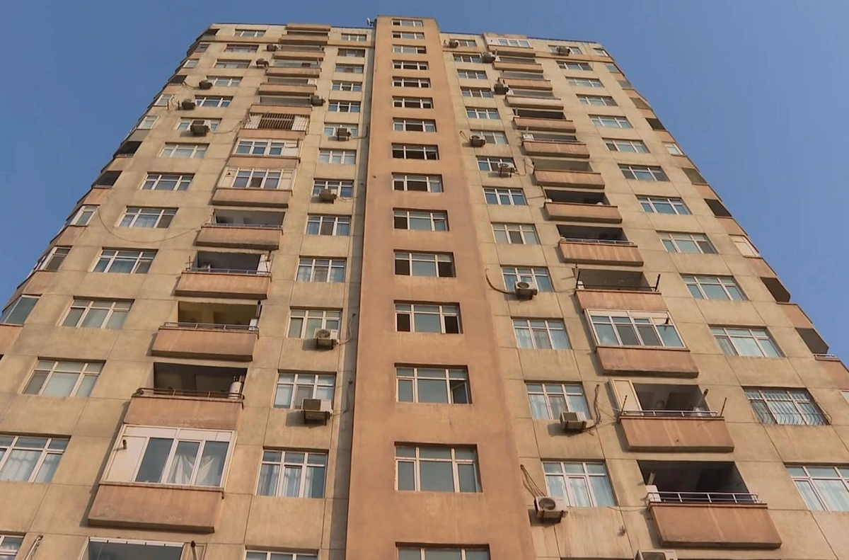 Yasamalda yanğında üç nəfərin öldüyü binanın TƏMİRİNƏ BAŞLANILDI