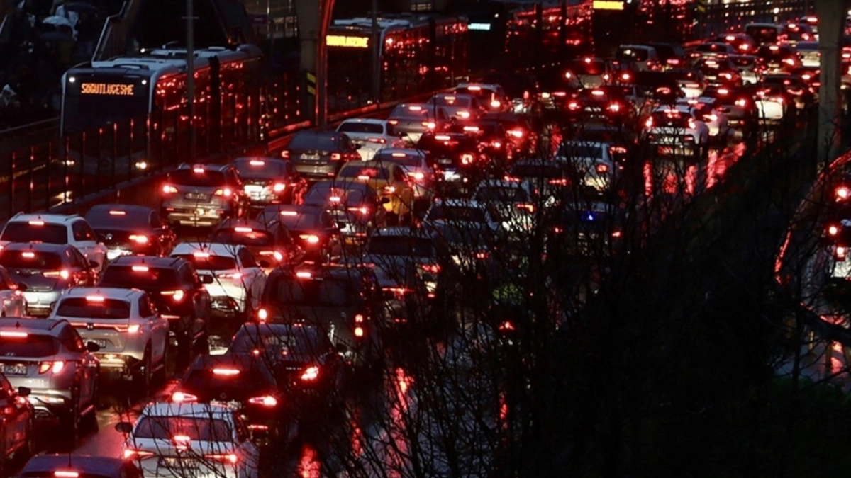 Dünyada ən ağır tıxacların olduğu şəhər müəyyənləşib