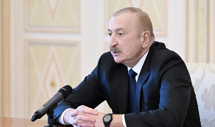 Prezident Tiflisdə Qəhrəmanlar Memorialını ziyarət etdi