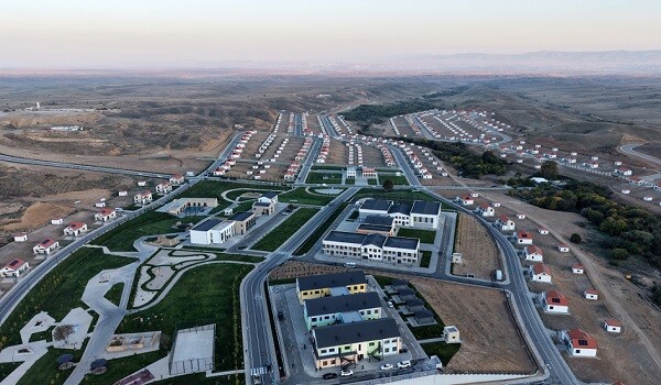 Növbəti köç karvanı Horovlu kəndinə çatdı