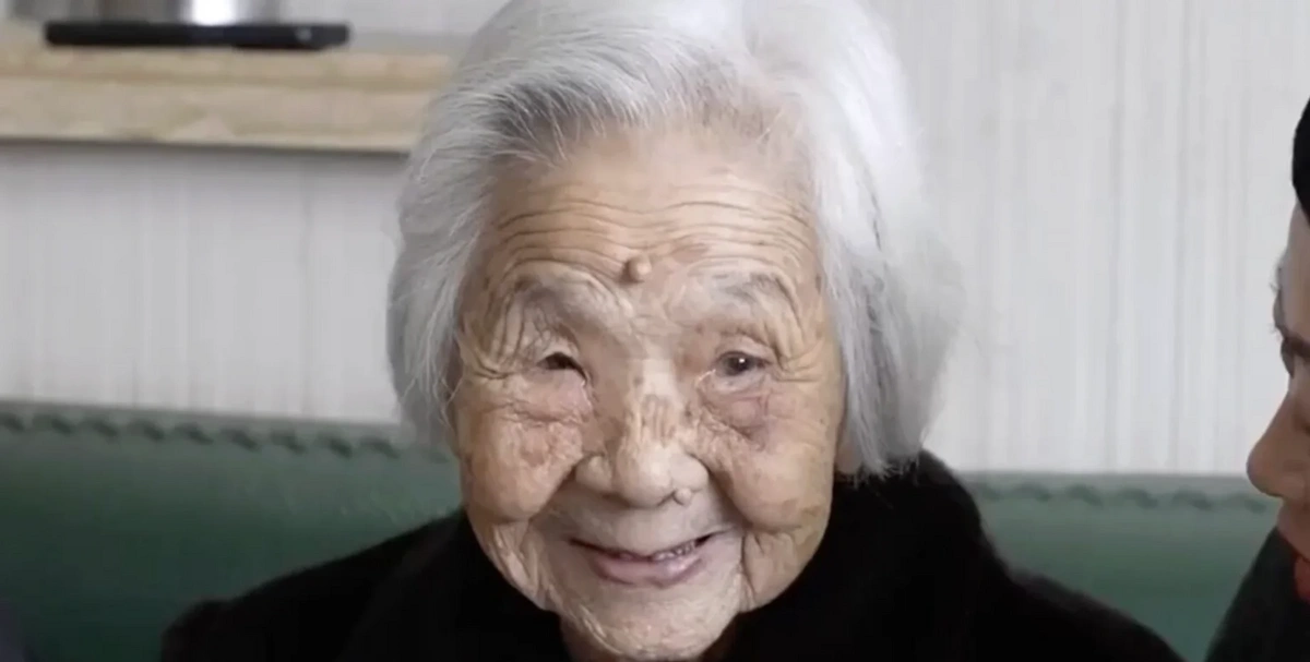 Uzunömürlülüyün sadə sirri: 101 yaşlı çinli qadın hər gecə nə etdiyini açıqladı