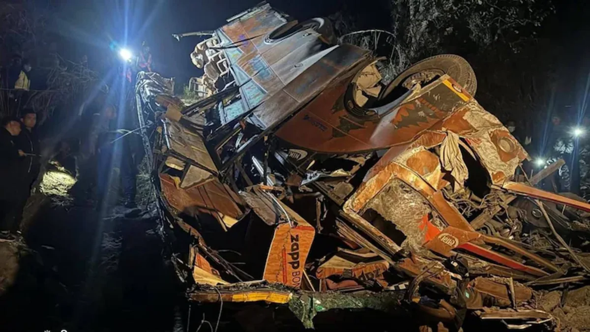 Nepalda avtobus çaya düşdü: Çoxlu ölən var