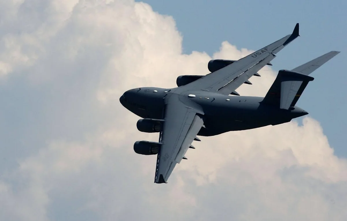 KİV: ABŞ İran ətrafında hərbi təyyarələrin sayını artırıb